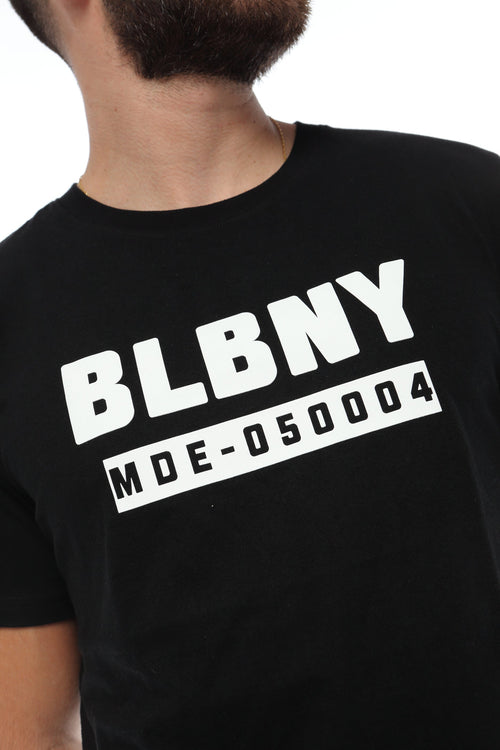 Camiseta Balbony Postal Code Negra - Balbony Colombia